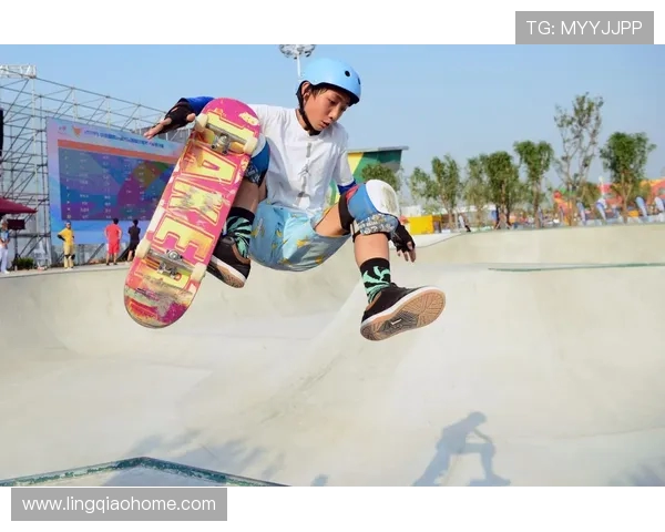 西安滑板队在极限运动嘉年华中的灵活性表现精彩点评